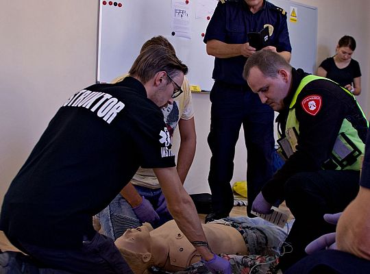 Defibrylator AED już dostępny na dworcu PKP 33409