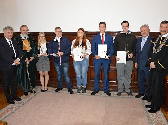 Pasowanie czeladników w ratuszu 33486