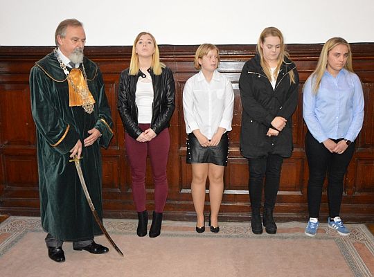 Pasowanie czeladników w ratuszu 33487