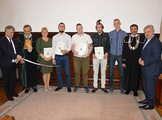 Pasowanie czeladników w ratuszu 33472
