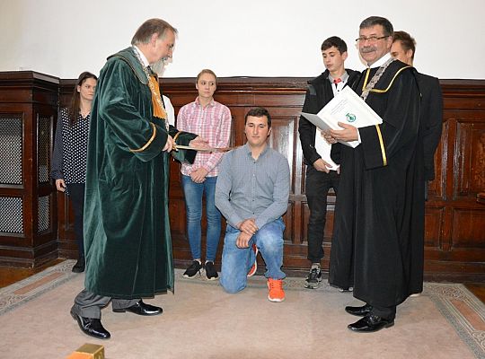 Pasowanie czeladników w ratuszu 33491