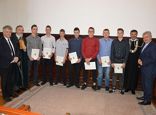 Pasowanie czeladników w ratuszu 33479