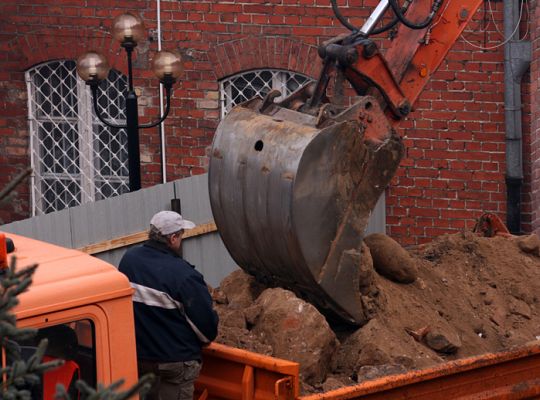 Rozbudowa ratusza - trwają prace rozbiórkowe  1104