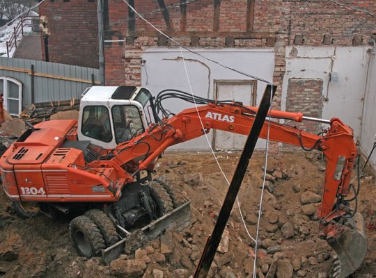 Rozbudowa ratusza - trwają prace rozbiórkowe  1106