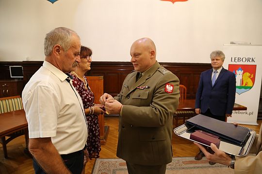 Lęborska rodzina otrzymała medal za zasługi dla 39603