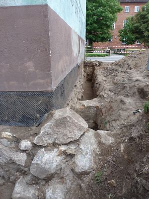 Archeologiczne odkrycie przy murach i zamku 39634