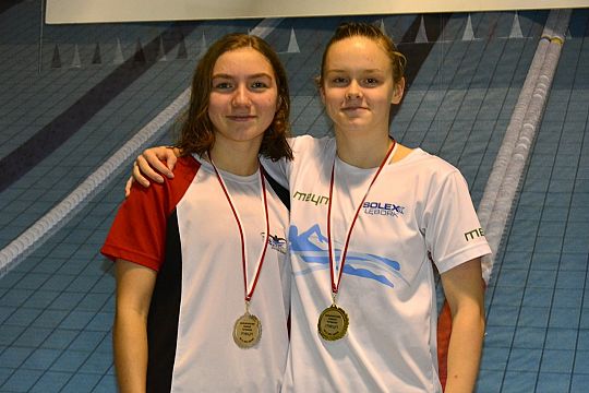 12 medali pływaków SOLEX-u w zawodach pływackich 40946