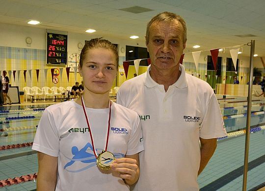 12 medali pływaków SOLEX-u w zawodach pływackich 40952