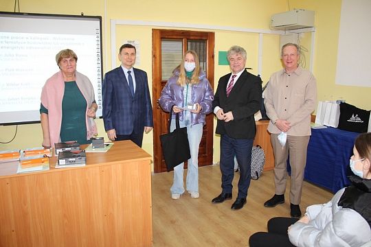 Nagrodzono laureatów konkursu PCE - „Każdy budować 41652