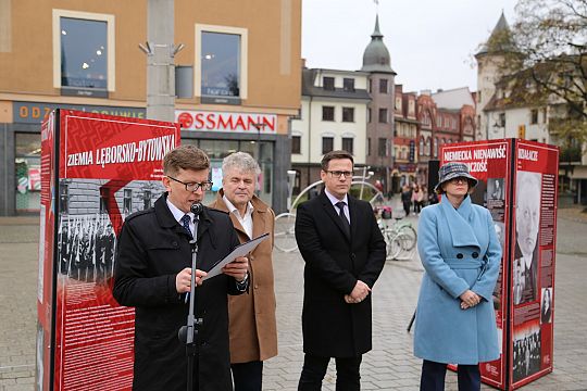 Wystawa "Jesteśmy Polakami" otwarta na 46444