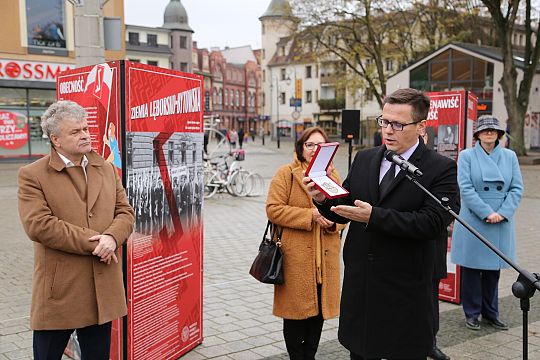 Wystawa "Jesteśmy Polakami" otwarta na 46456