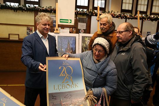 Kalendarze Lęborka na rok 2023 rozdane na 46686