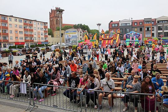 Radosny festyn z okazji Dnia Dziecka na Placu 55102