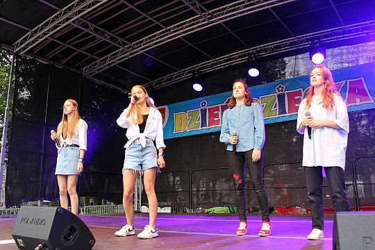 Radosny festyn z okazji Dnia Dziecka na Placu 55136