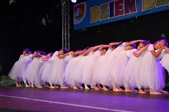 Radosny festyn z okazji Dnia Dziecka na Placu 55137