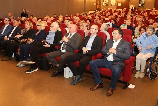 Seniorki i seniorzy na Powiatowym Forum 58170
