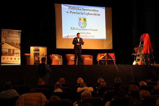 Seniorki i seniorzy na Powiatowym Forum 58172