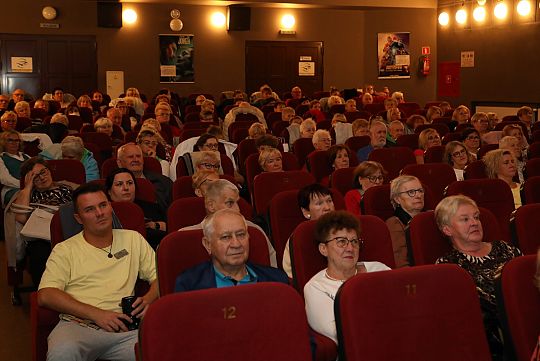 Seniorki i seniorzy na Powiatowym Forum 58179