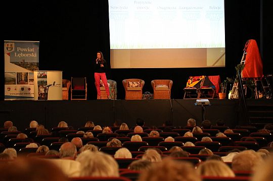 Seniorki i seniorzy na Powiatowym Forum 58180