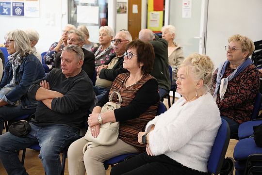 Warsztaty edukacyjne dla seniorów w klubie 58200