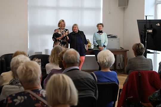 Warsztaty edukacyjne dla seniorów w klubie 58201