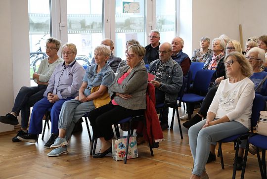 Warsztaty edukacyjne dla seniorów w klubie 58207