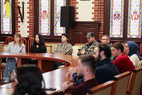 Uczestnicy projektu PolaNET odwiedzili ratusz 62400