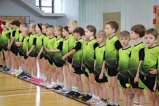 „Kto z nas lepiej i prędzej” – sportowa zabawa 63230
