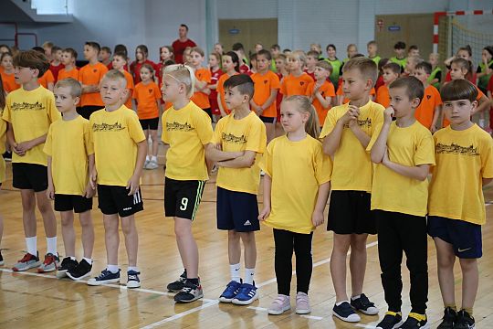 „Kto z nas lepiej i prędzej” – sportowa zabawa 63233