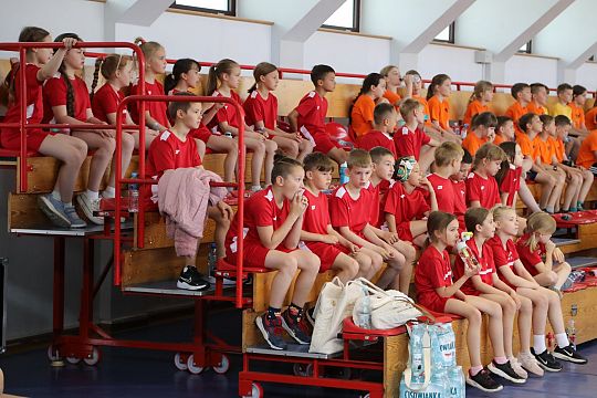 „Kto z nas lepiej i prędzej” – sportowa zabawa 63241