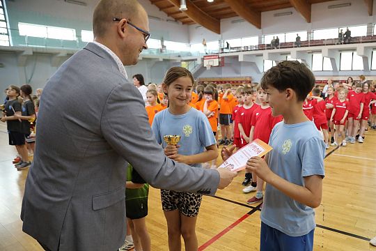 „Kto z nas lepiej i prędzej” – sportowa zabawa 63268