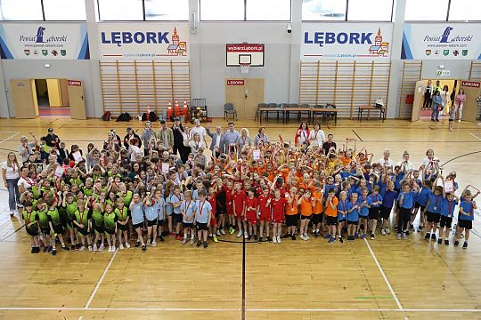 „Kto z nas lepiej i prędzej” – sportowa zabawa 63272