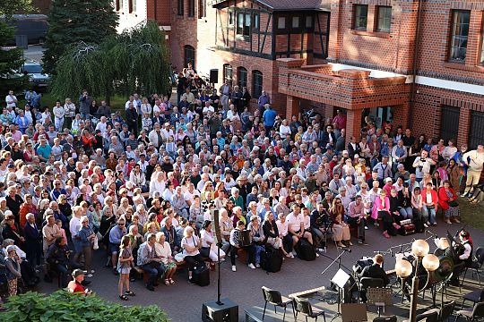 Letnie Granie ponownie na dziedzińcu ratusza – 65078