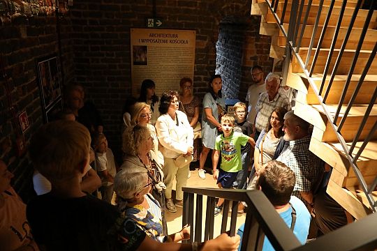 Pierwsze zwiedzanie Sanktuarium św. Jakuba Ap. w 65981