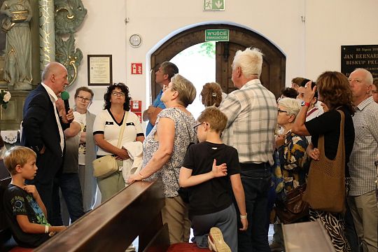 Pierwsze zwiedzanie Sanktuarium św. Jakuba Ap. w 65984