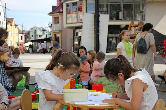 Letnie czwartki z książką i… niespodzianką! 66237