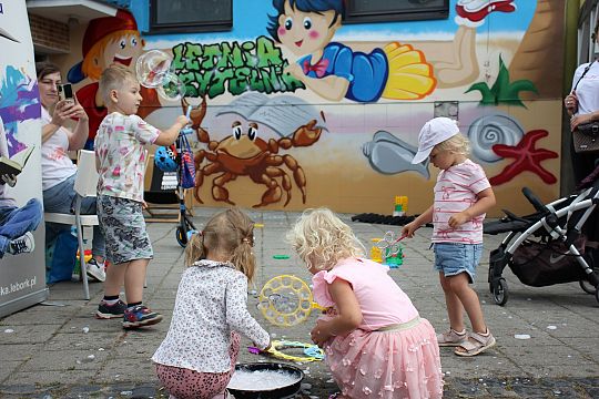 Letnie czwartki z książką i… niespodzianką! 66252