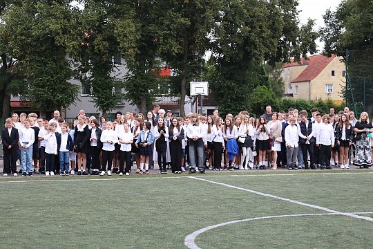 Uczniowie wrócili do szkół. Inauguracja roku 66674