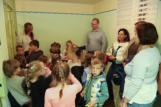 Przedszkolaki z „Baśniowego” odwiedziły Burmistrza 67101