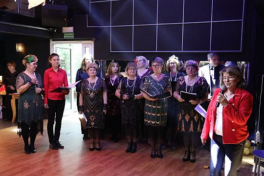 Seniorzy świętowali w restauracji „Różana” 68022