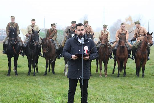 Lębork uczcił niepodległość widowiskiem o „Hubalu” 68807