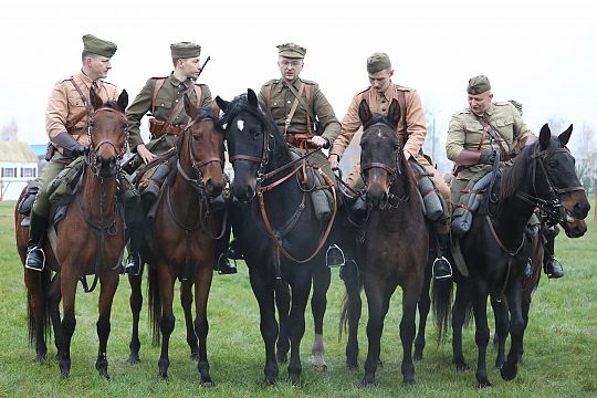 Lębork uczcił niepodległość widowiskiem o „Hubalu” 68816