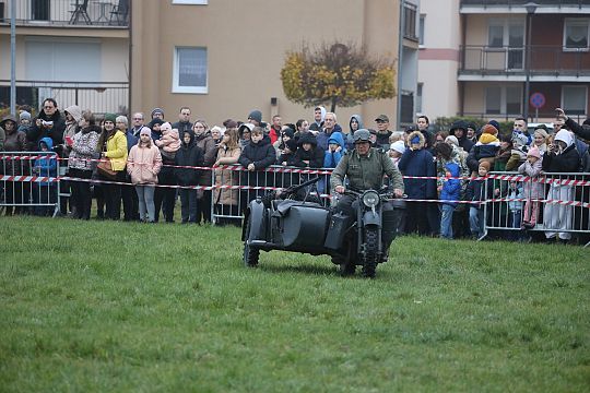 Lębork uczcił niepodległość widowiskiem o „Hubalu” 68826