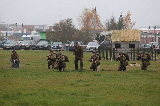 Lębork uczcił niepodległość widowiskiem o „Hubalu” 68824