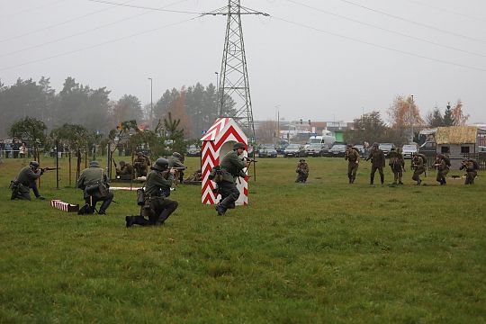 Lębork uczcił niepodległość widowiskiem o „Hubalu” 68825
