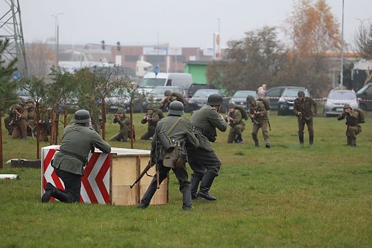 Lębork uczcił niepodległość widowiskiem o „Hubalu” 68827