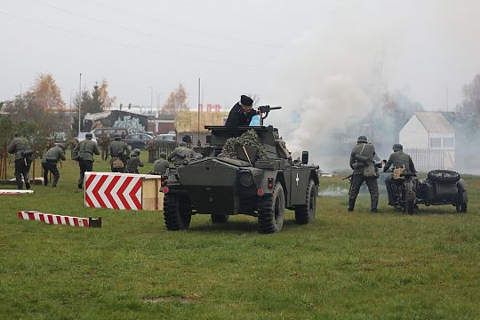 Lębork uczcił niepodległość widowiskiem o „Hubalu” 68828