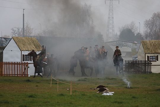 Lębork uczcił niepodległość widowiskiem o „Hubalu” 68831