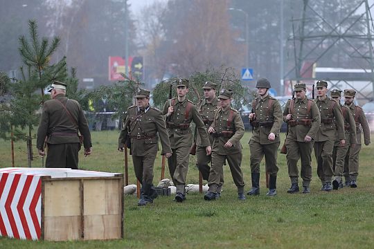 Lębork uczcił niepodległość widowiskiem o „Hubalu” 68832