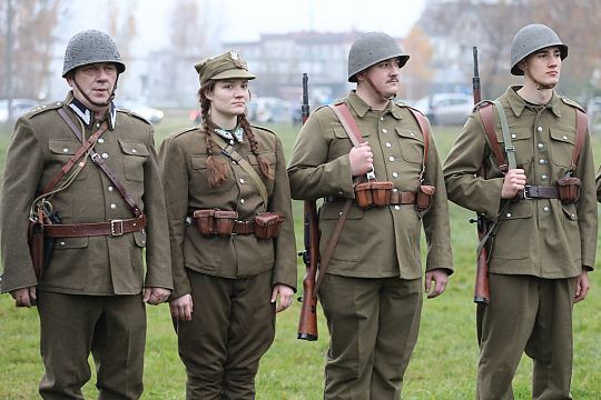 Lębork uczcił niepodległość widowiskiem o „Hubalu” 68853